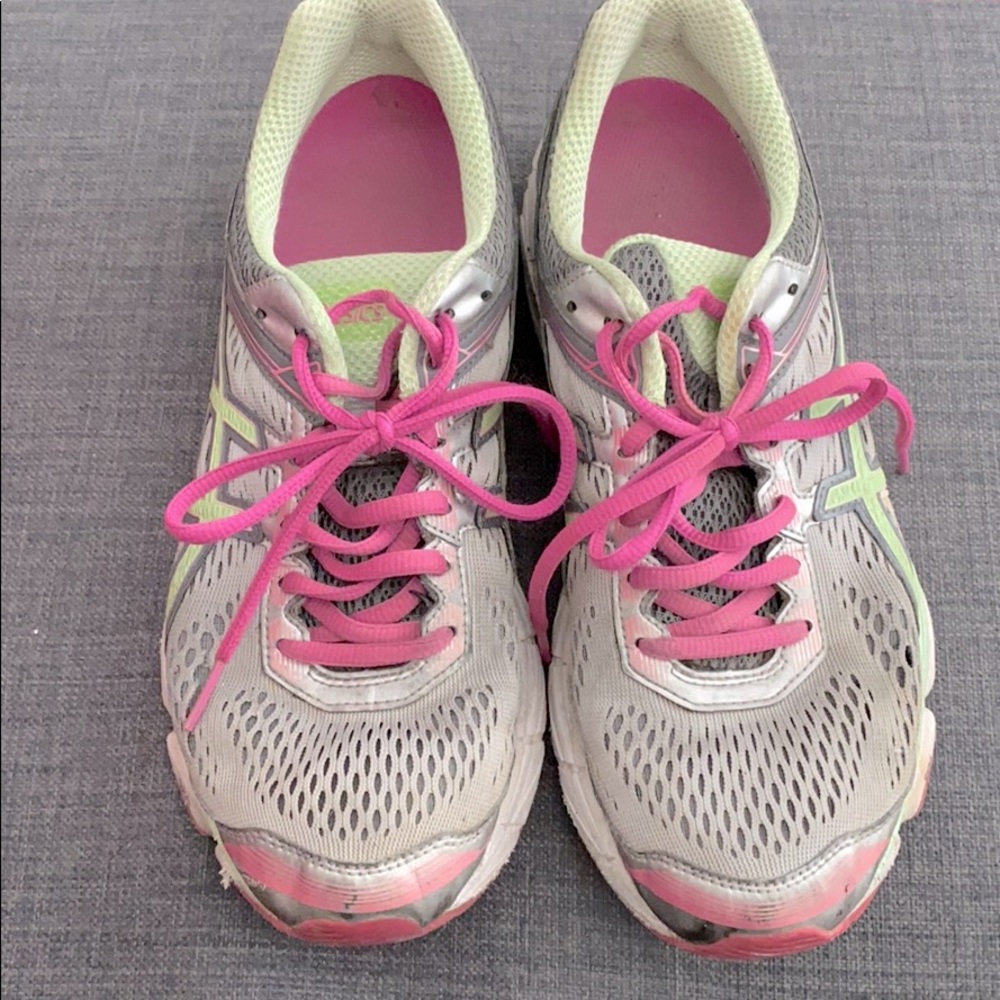 ASICS GT-1000 size 9.5